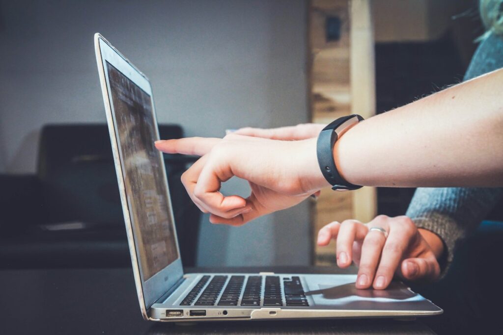 How to check and fix a broken image URL in a WordPress blog post